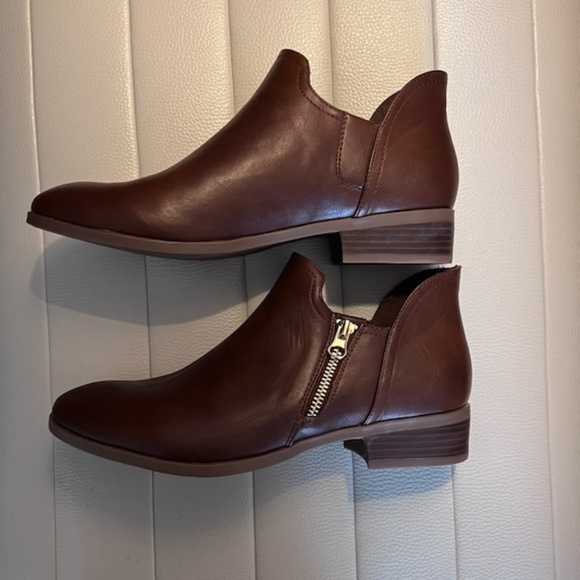 Royu Sophia Ankle Boots Size 9M With Memory Foam And Zippers - Picture 1 of 6